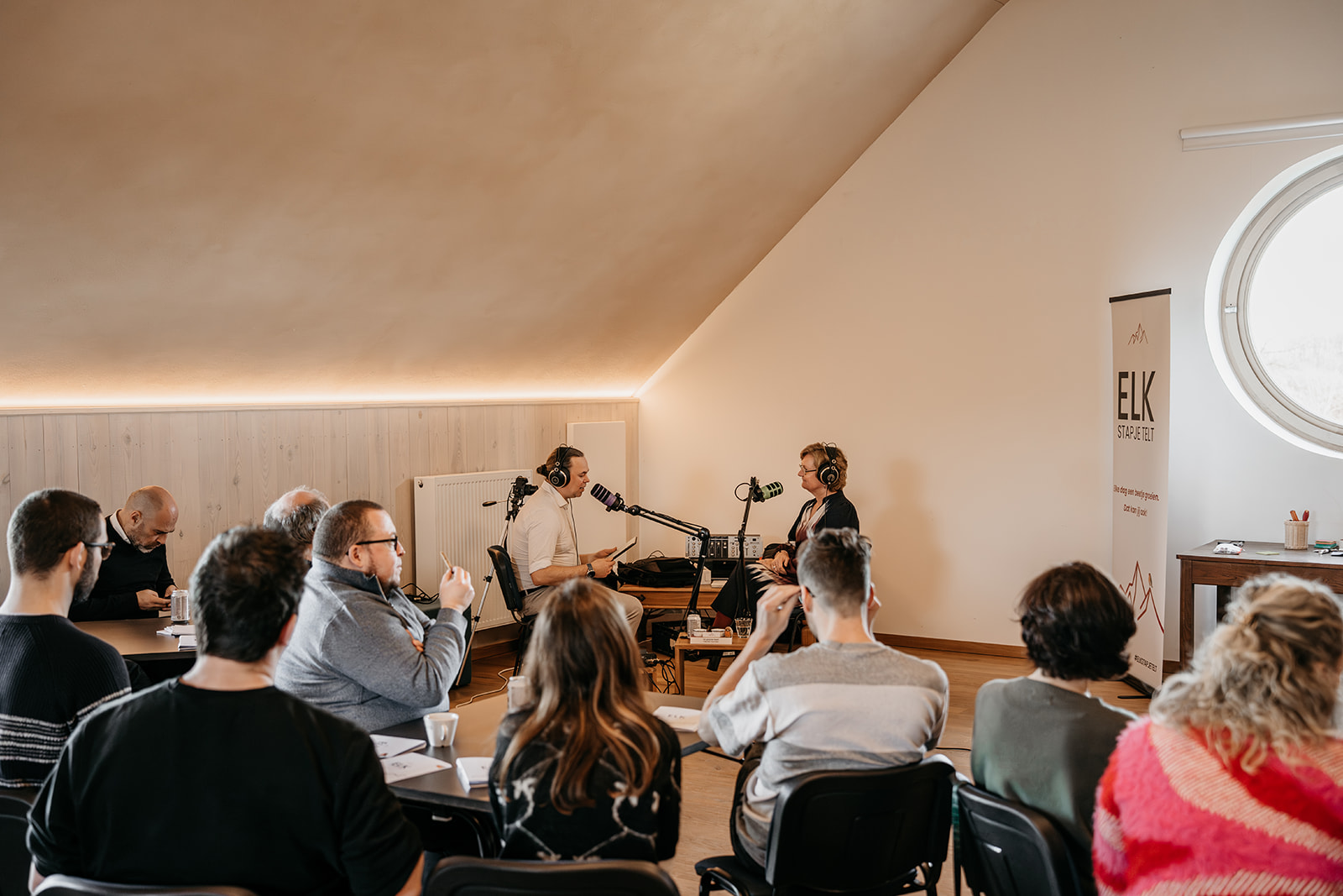 Live podcastopname voor publiek tijdens het event van Elk stapje telt